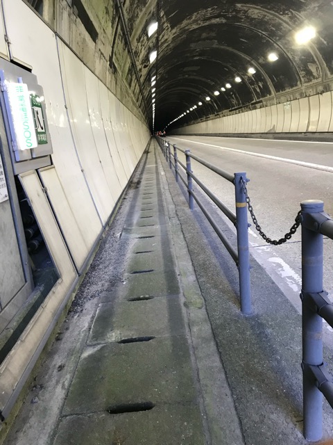 自転車旅行トンネル歩道
