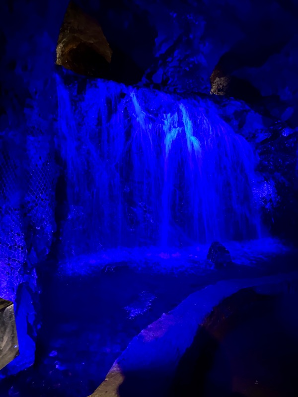 美川ムーバレー洞窟内滝